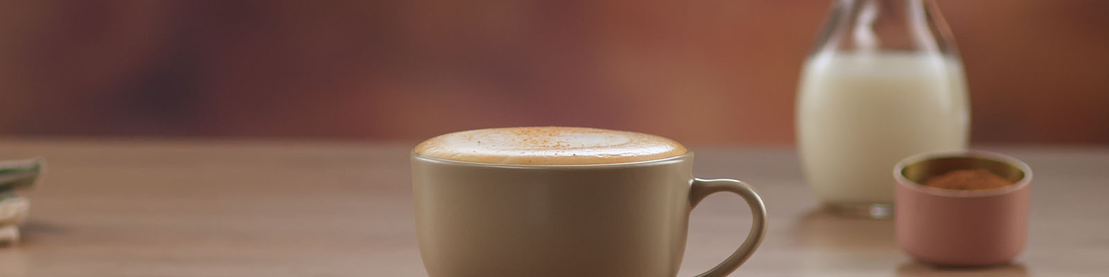 бокал с nescafé капучино