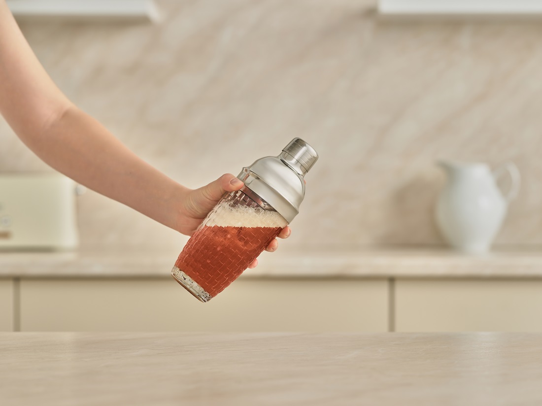 энергично встряхивайте 10 - 15 секунд