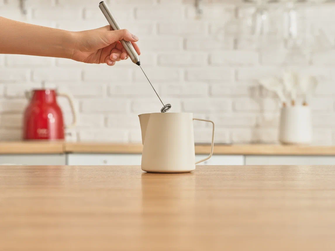 медленно нагрейте смесь и взбейте до пенки медленно нагрейте смесь и взбейте до пенки