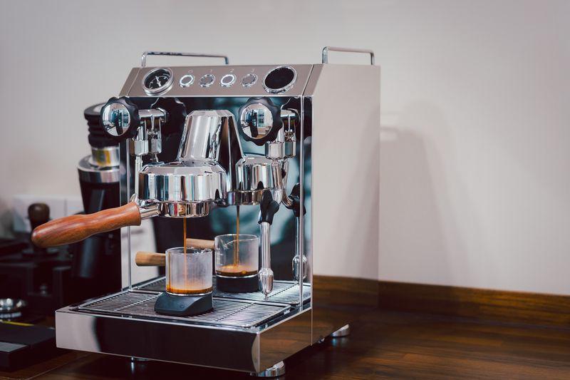 Как правильно готовить кофе в рожковой кофеварке